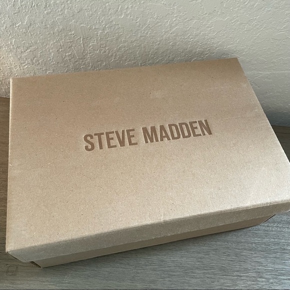 NIB Steve Madden Pink Star White Sneakers Size 11 - Picture 11 of 11